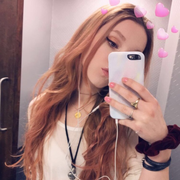 Meet your Posher, Caroline - Picture 1 of 1